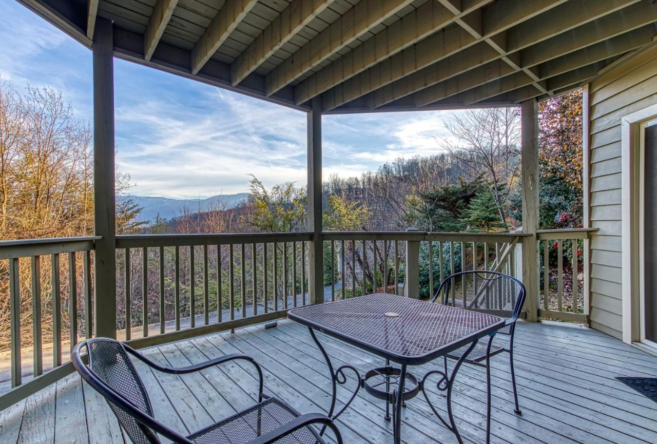 3 Decks, Mtn Views! Tree Tops By Honeybearcabins - Luxury Rain Showers, 3 King Suites, Xl Hottub, Fireplace, Bear Sightings Gatlinburg Kültér fotó