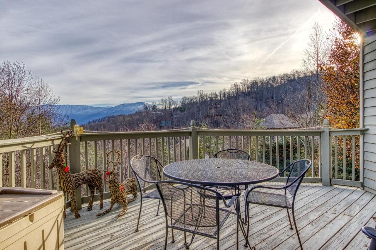 3 Decks, Mtn Views! Tree Tops By Honeybearcabins - Luxury Rain Showers, 3 King Suites, Xl Hottub, Fireplace, Bear Sightings Gatlinburg Kültér fotó